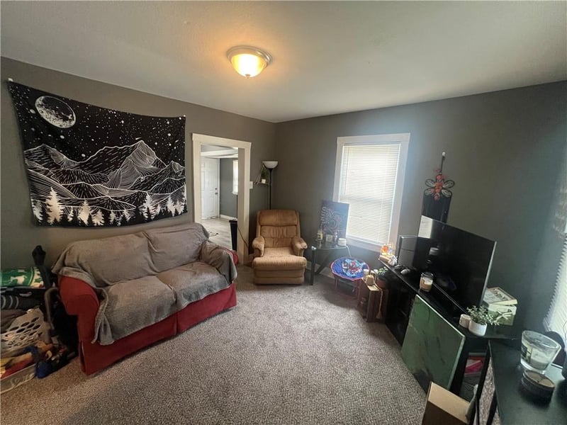 2905 61st St, Kansas City, MO 64130