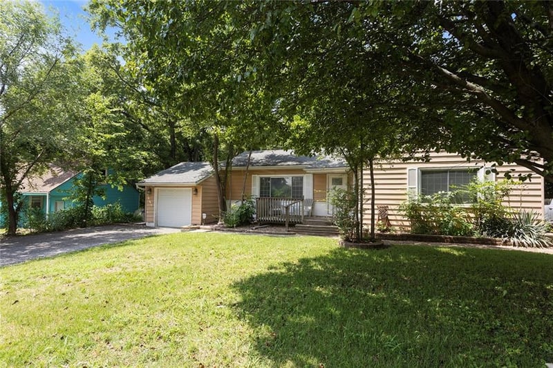 3254 63rd St, Kansas City, KS 66104