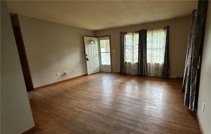 8404 Booth Ave, Raytown, MO 64138