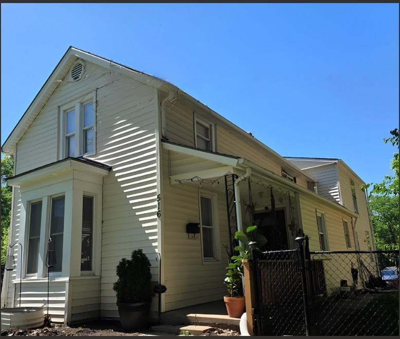 516 Linn St, Leavenworth, KS 66048