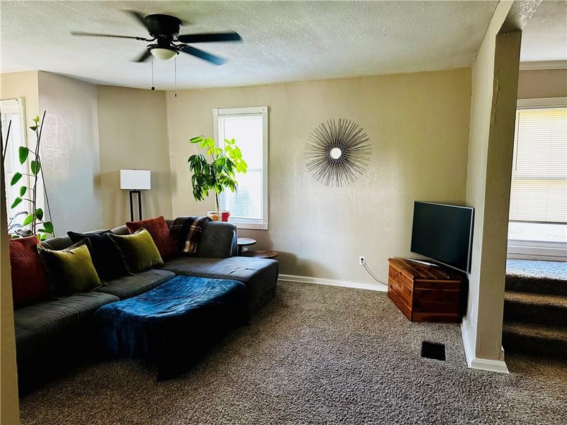 516 Linn St, Leavenworth, KS 66048