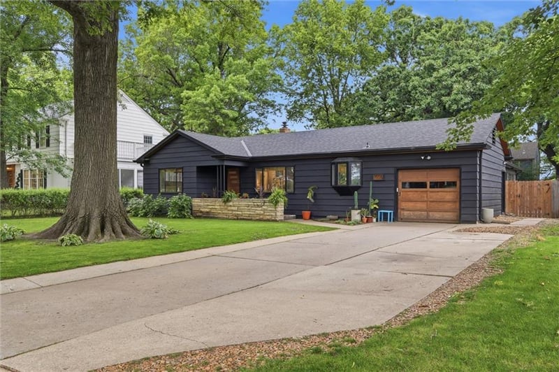 1506 University Dr, Lawrence, KS 66044