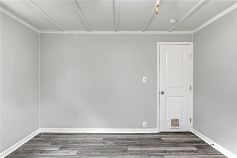 6108 Charlotte St, Kansas City, MO 64118