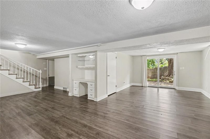 5609 Manning Ave, Raytown, MO 64133