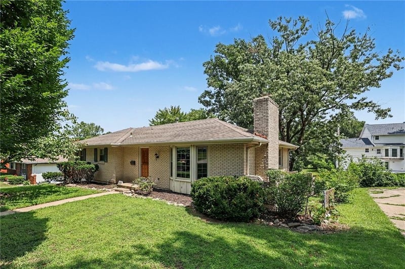 5609 Manning Ave, Raytown, MO 64133