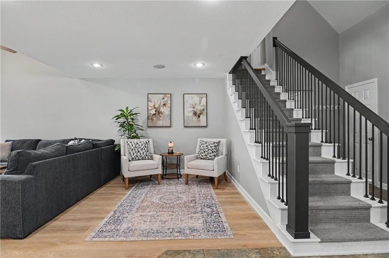 221 Woodbridge Ln, Kansas City, MO 64145