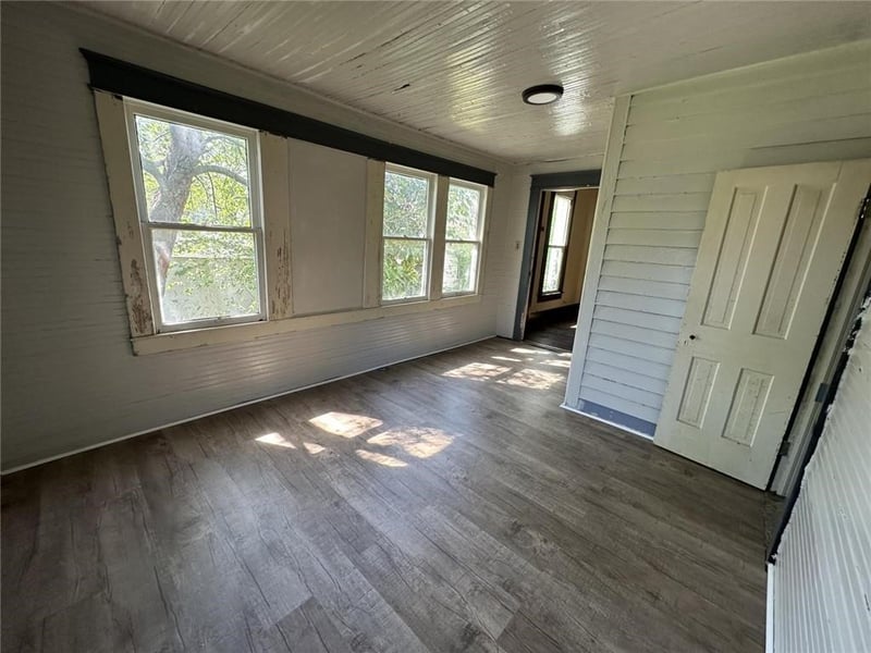 710 2nd St, Webb City, MO 64870
