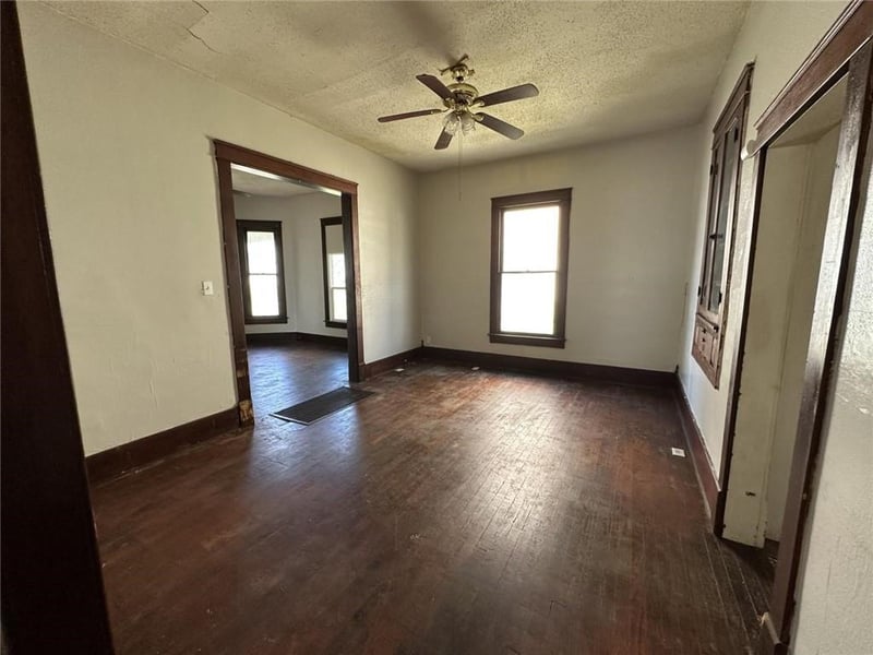 710 2nd St, Webb City, MO 64870