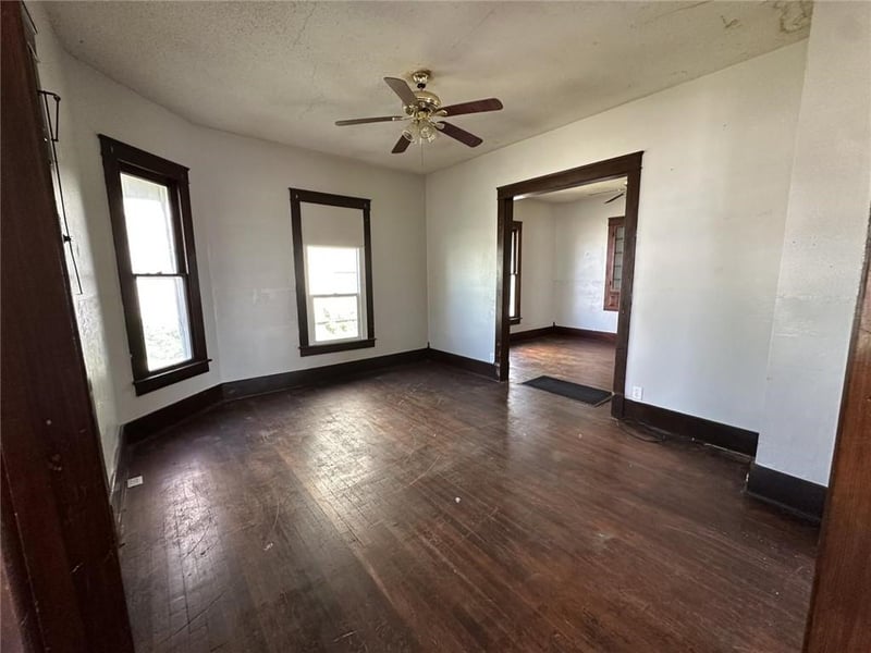 710 2nd St, Webb City, MO 64870