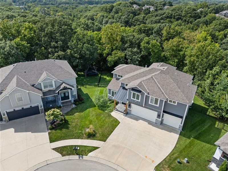 5999 N Oak Creek Ct, Parkville, MO 64152