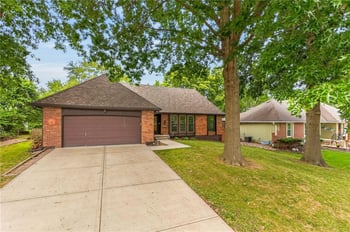 1120 82nd St, Kansas City, MO 64118