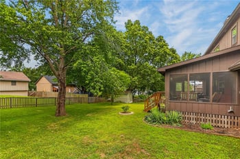 1120 82nd St, Kansas City, MO 64118