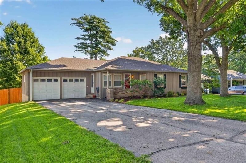5714 77th Ter, Prairie Village, KS 66208