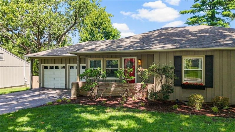 5714 77th Ter, Prairie Village, KS 66208