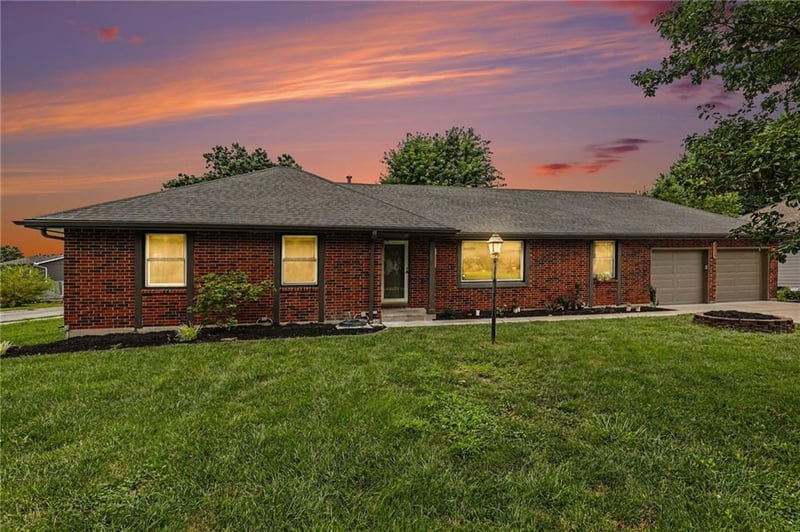300 Woodson Dr, Raymore, MO 64083