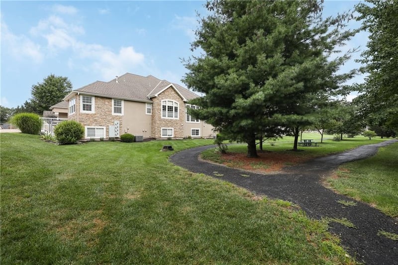 11575 Bell Court Dr #103, Olathe, KS 66061