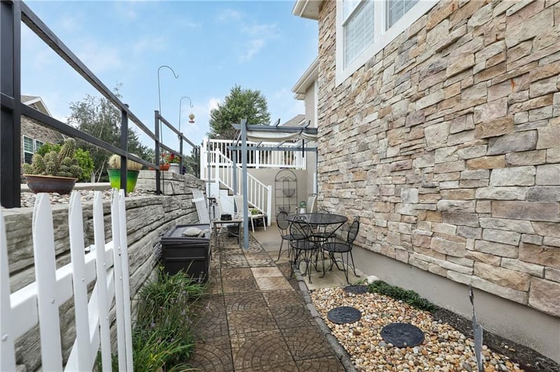 11575 Bell Court Dr #103, Olathe, KS 66061