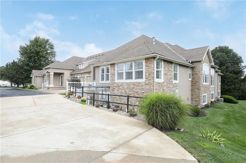11575 Bell Court Dr #103, Olathe, KS 66061