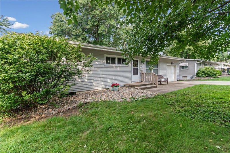 6104 N Euclid Ave, Gladstone, MO 64118