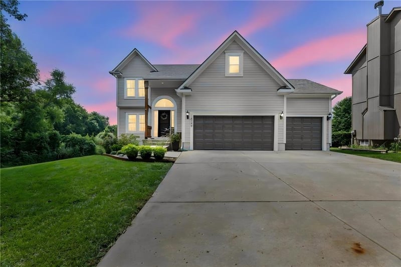 14549 152nd Pl, Olathe, KS 66062