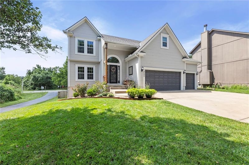 14549 152nd Pl, Olathe, KS 66062