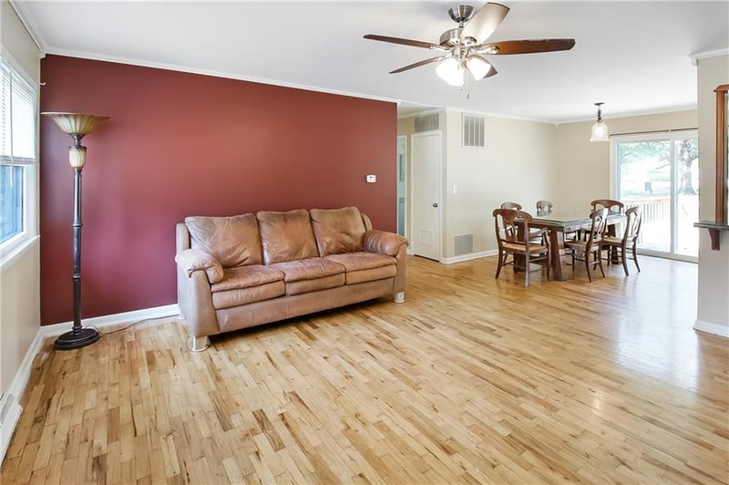 301 3rd St, Altamont, KS 67330