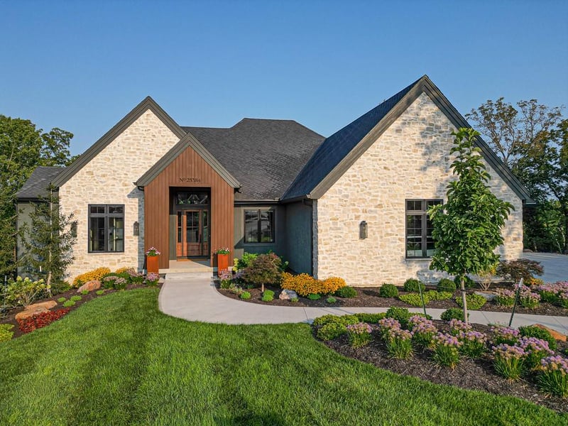 25384 107th Ter, Olathe, KS 66061
