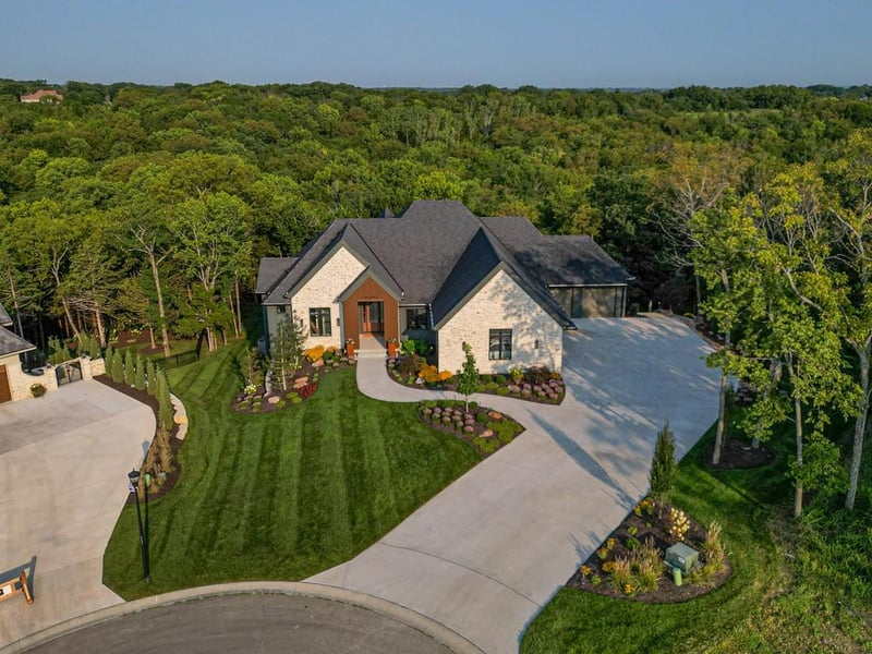 25384 107th Ter, Olathe, KS 66061