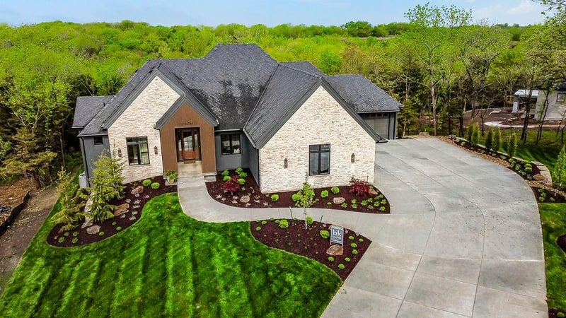25384 107th Ter, Olathe, KS 66061