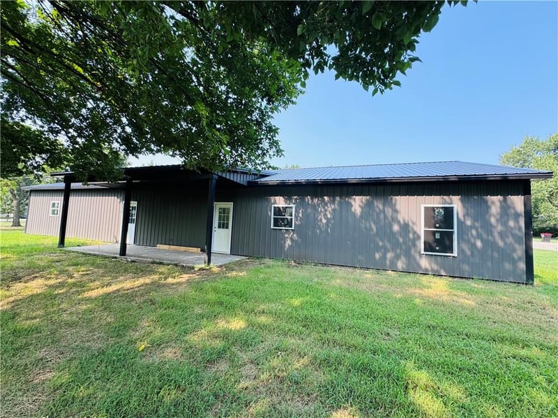 202 Hayes St, Garnett, KS 66032