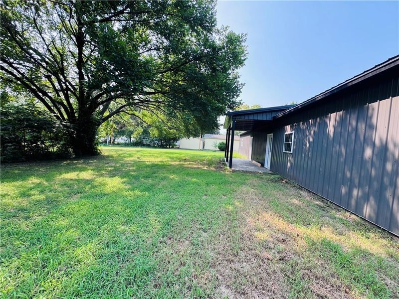 202 Hayes St, Garnett, KS 66032