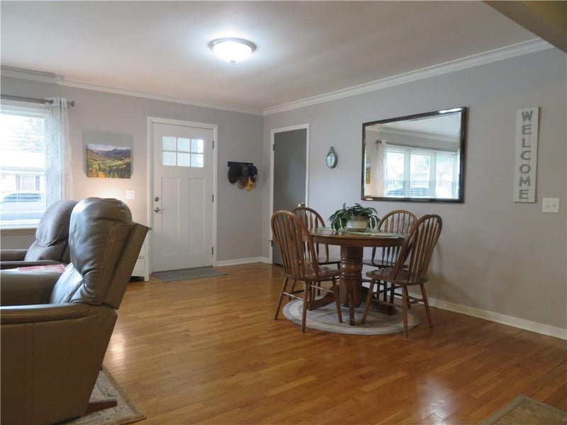 12 Holly Ln, Paola, KS 66071