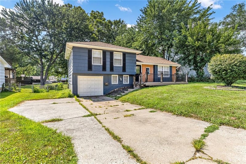 5204 S Delaware Ave, Independence, MO 64055