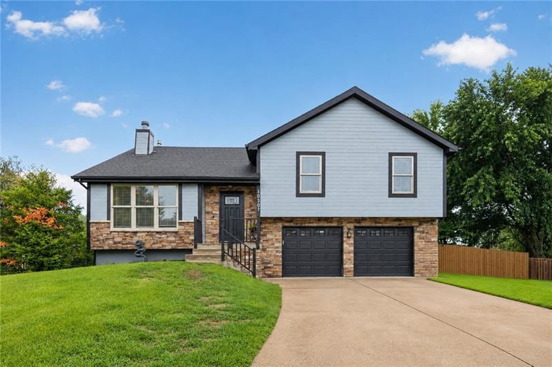 10307 NW 85th Ct, Kansas City, MO 64153