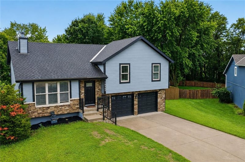 10307 NW 85th Ct, Kansas City, MO 64153