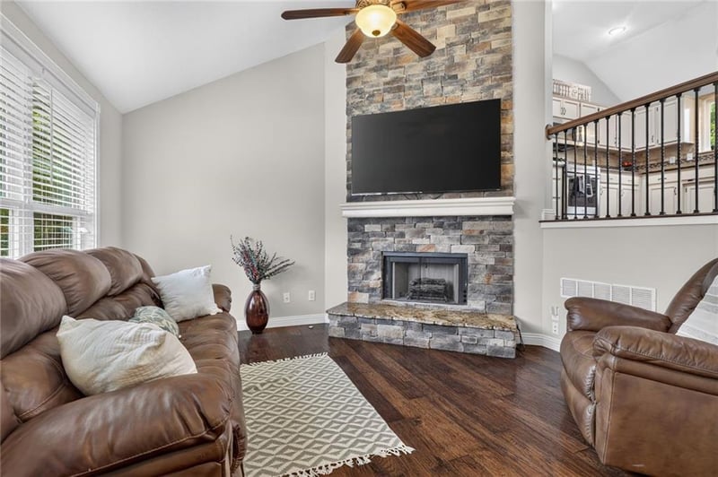 10307 NW 85th Ct, Kansas City, MO 64153