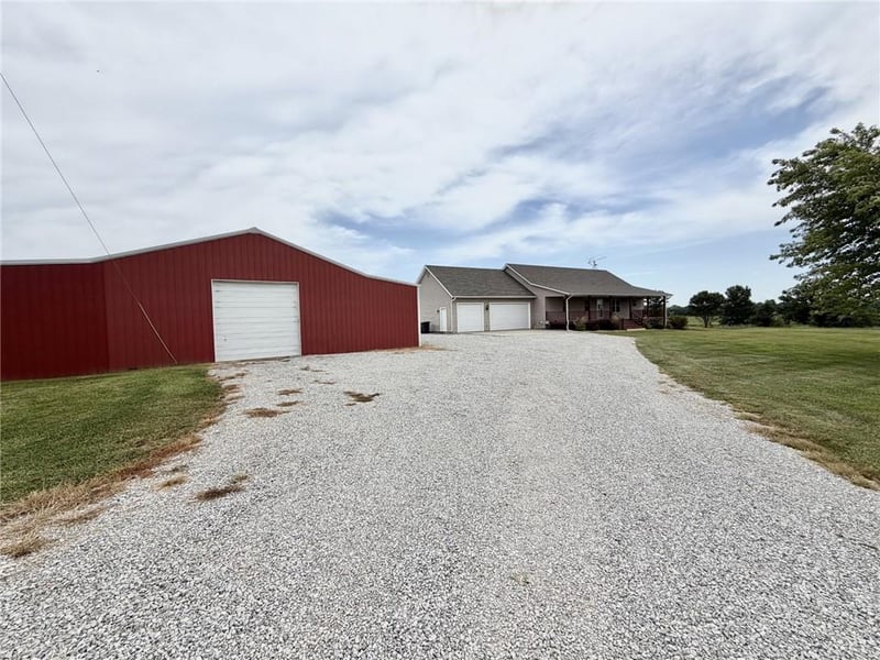 419 NE 251 Rd, Warrensburg, MO 64093