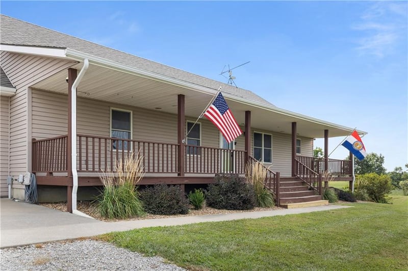 419 NE 251 Rd, Warrensburg, MO 64093