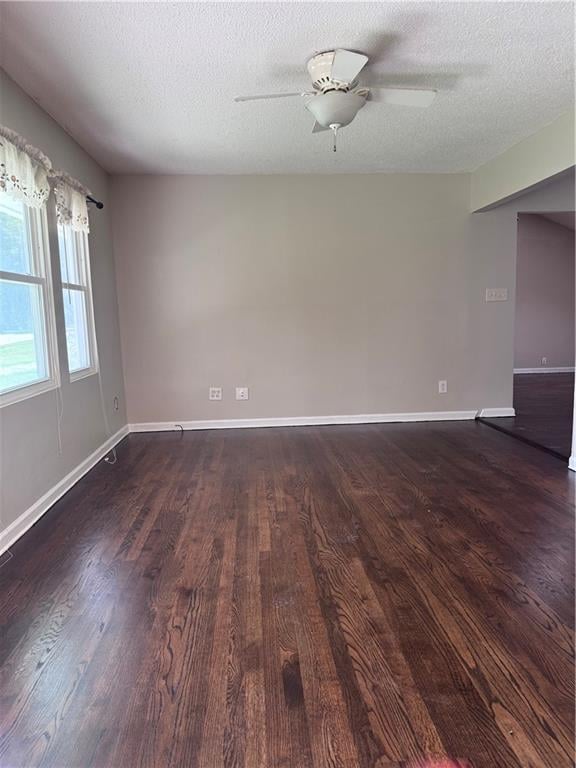 5722 70th St, Overland Park, KS 66204