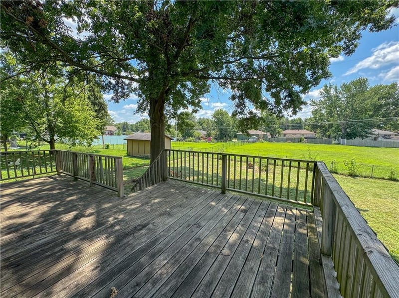 1403 Blueberry Dr, Harrisonville, MO 64701