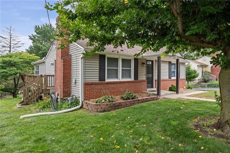 5507 Cody St, Shawnee, KS 66203
