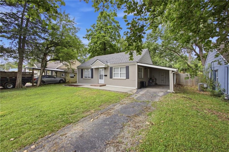 1124 80th St, Kansas City, MO 64131
