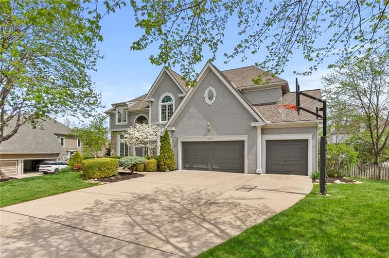 14009 Lucille St, Overland Park, KS 66221
