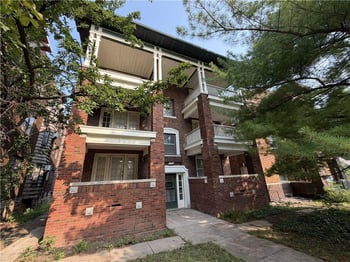 2734 Charlotte St, Kansas City, MO 64109