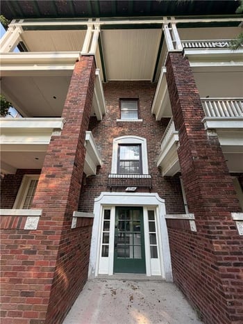 2734 Charlotte St, Kansas City, MO 64109
