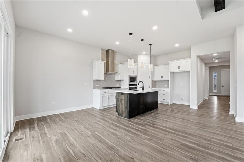 20647 Skyview Ln, Spring Hill, KS 66083