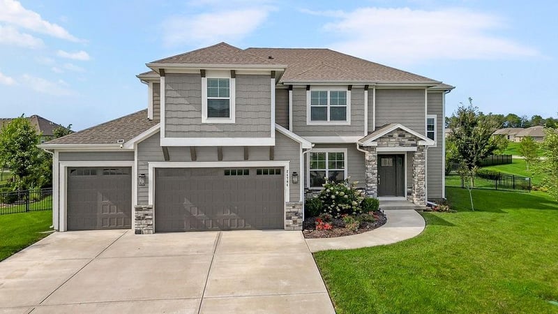24704 W 76th St, Shawnee, KS 66227