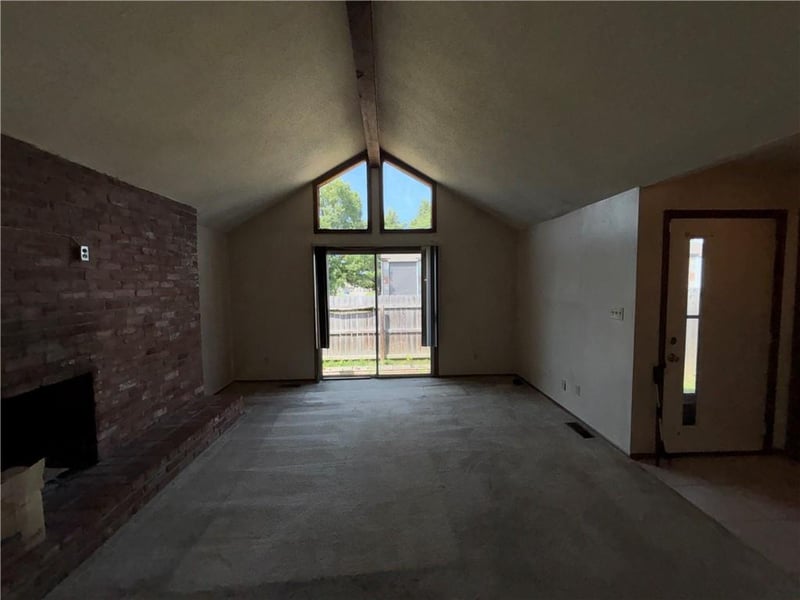 11325 Calico Dr, Kansas City, MO 64137