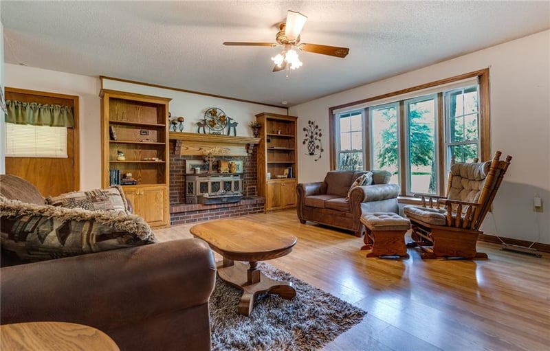 501 Oak St, Rich Hill, MO 64779