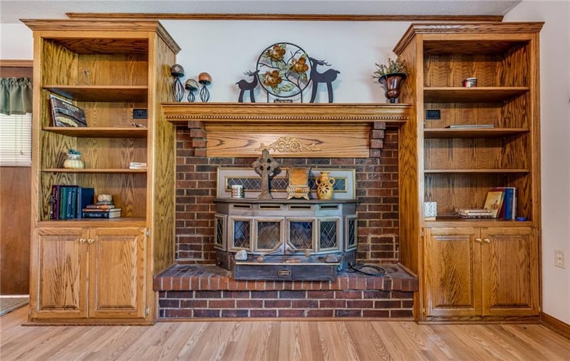 501 Oak St, Rich Hill, MO 64779